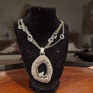 2 tone silver and gunmetal short necklace